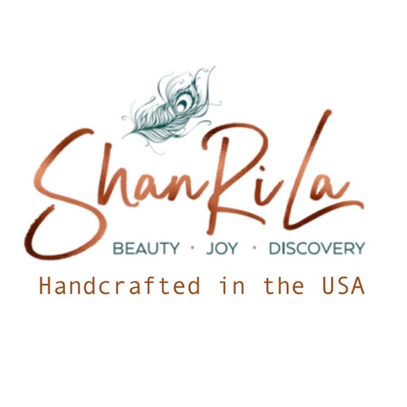 Meet your Poshmark Ambassador, Shannon. - Picture 2 of 5